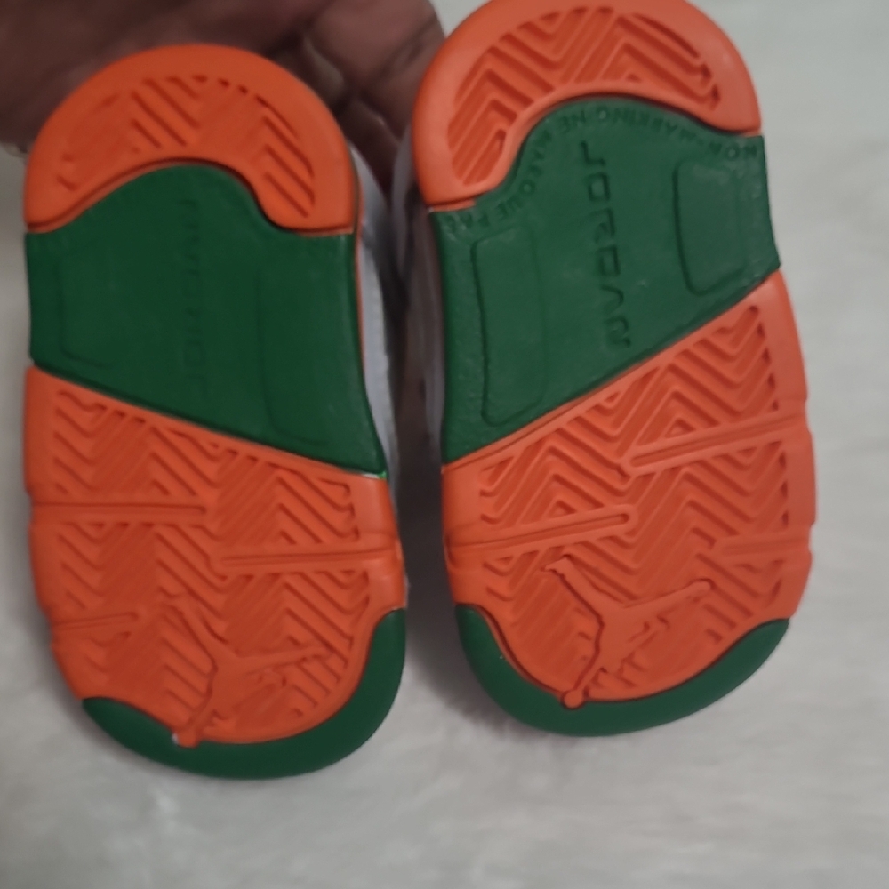 Jordan White and Orange Low-Top Sneakers - Picture 5 of 7